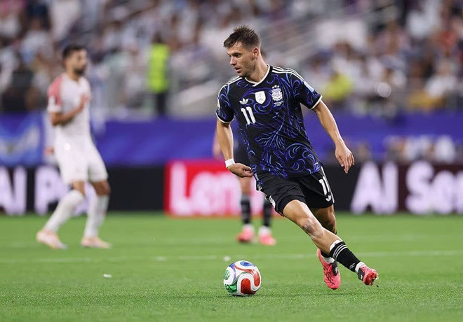 Giovani Lo Celso ăn mừng bàn thắng vào lưới Jordan