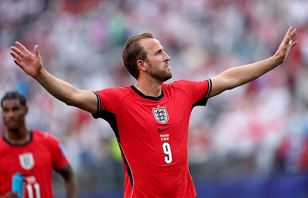 Harry Kane ăn mừng bàn thắng nâng tỷ số lên 2-0 cho đội tuyển Anh.