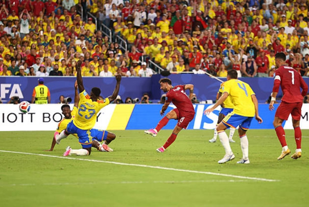 Bruno Fernandes bỏ lỡ cơ hội ghi bàn đáng chú ý trong hiệp một.