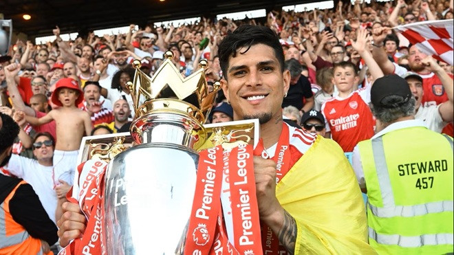 Hincapie đã chính thức trở thành người của Arsenal. Ảnh: Arsenal.