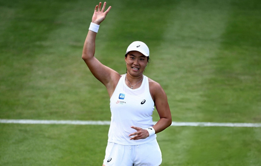 Janice Tjen ăn mừng chiến thắng tại Wimbledon 2026