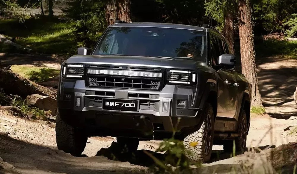 Mẫu bán tải mới giống Toyota Land Cruiser sắp gia nhập cuộc đua với Hilux.