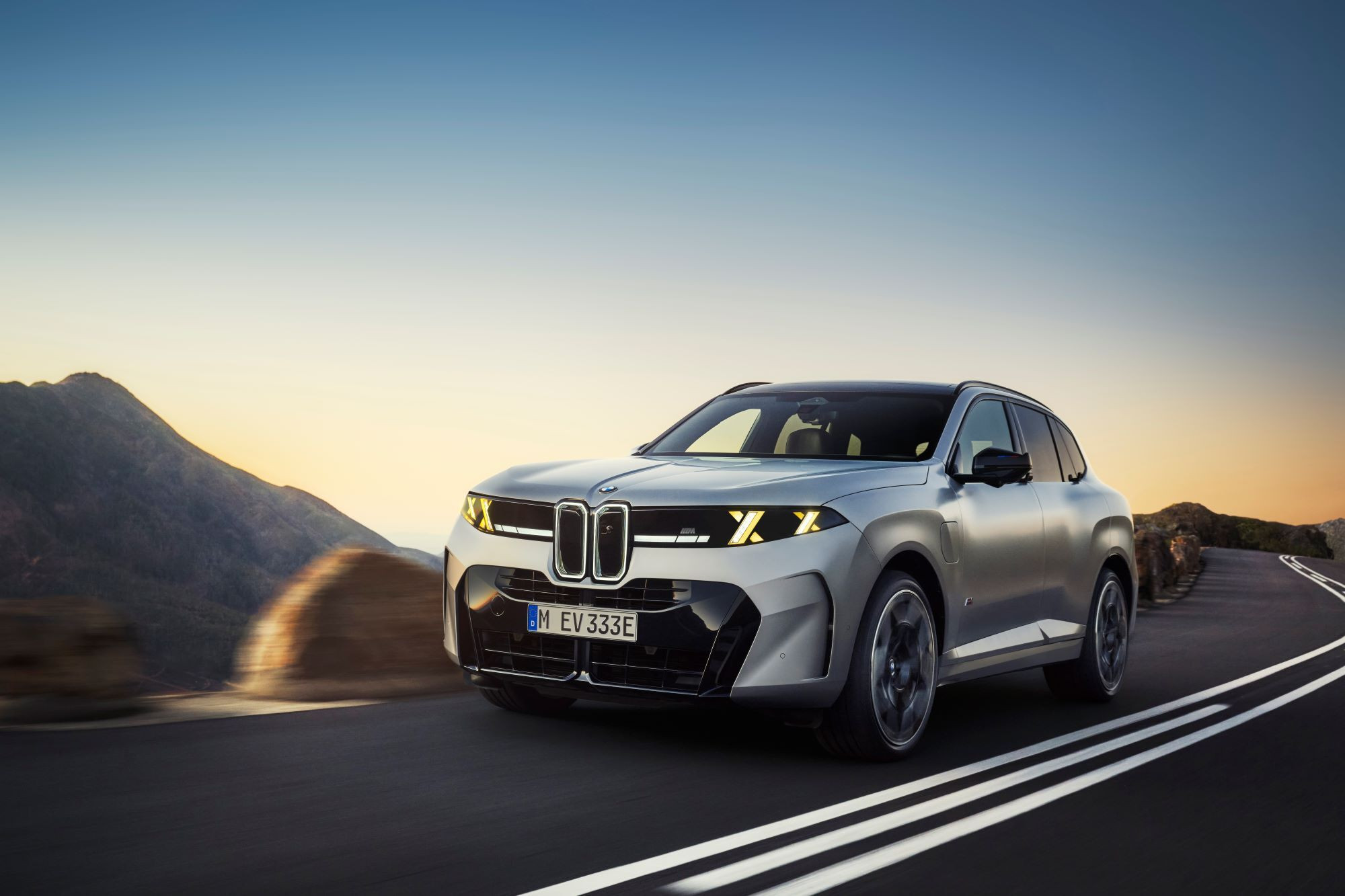 BMW X5 mới lộ diện: Lần đầu có 5 tùy chọn động cơ, bản hydrogen chạy 750 km - 1
