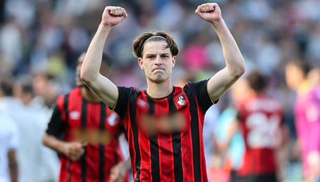 Alex Scott là mục tiêu chuyển nhượng hàng đầu của Manchester United sau khi từ bỏ Mateus Fernandes.