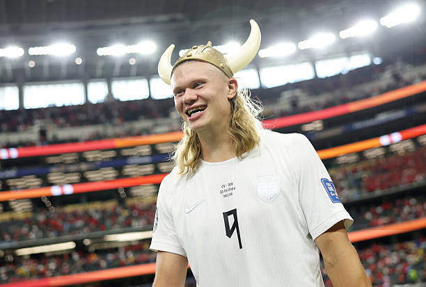 Haaland là cầu thủ đầu tiên ghi bàn trong cả 3 trận đấu đầu tiên tại World Cup.