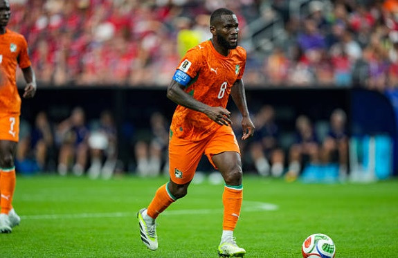 Tiền vệ Franck Kessié điều tiết lối chơi