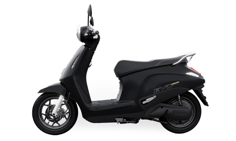Xe máy điện VinFast Evo Grand phong cách cổ điển
