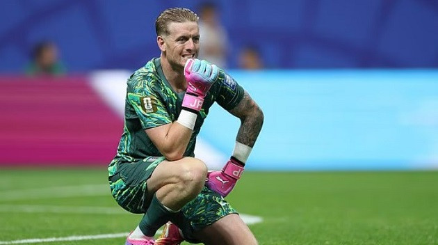 Jordan Pickford và các cầu thủ Anh trong buổi tập làm quen sân.