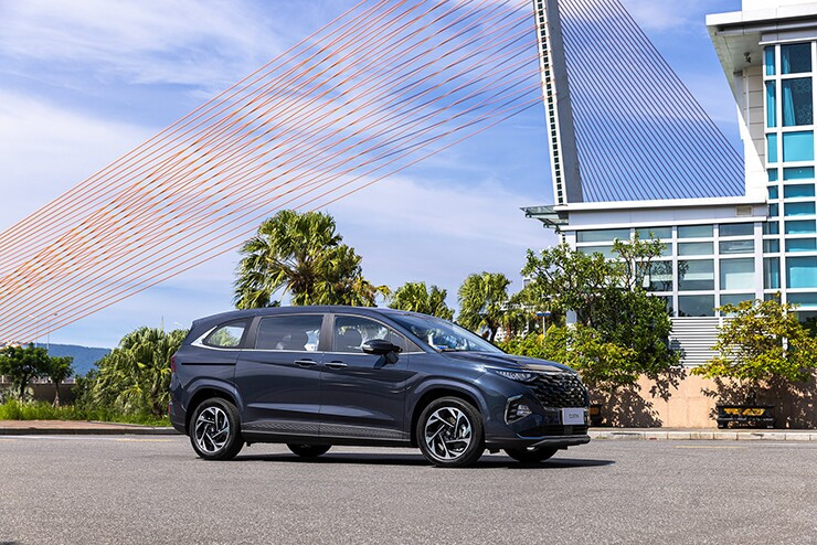 Ngoại thất Hyundai Custin với thiết kế hiện đại