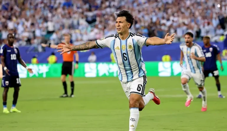 Lisandro Martinez ghi bàn thắng thứ 2 cho Argentina