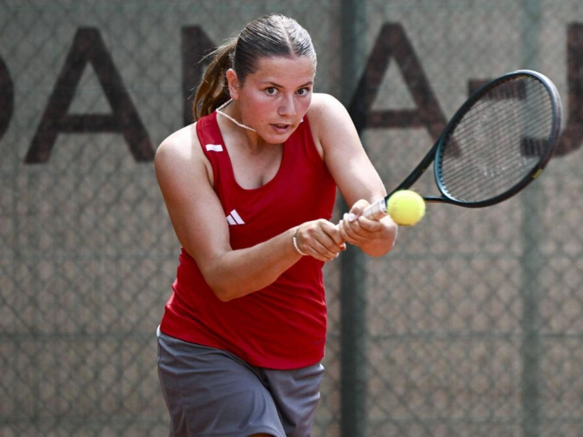 Tay vợt trẻ Ida Wobker thi đấu tại giải trẻ Wimbledon 2026