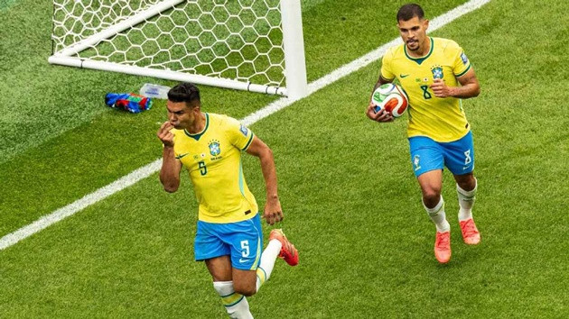 Casemiro và Guimaraes đóng vai trò quan trọng tại tuyến giữa. (Ảnh: Getty Images)