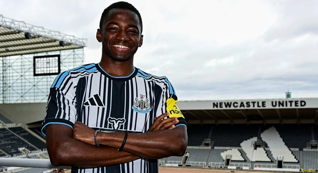 Bazoumana Toure chính thức gia nhập Newcastle United từ Hoffenheim.
