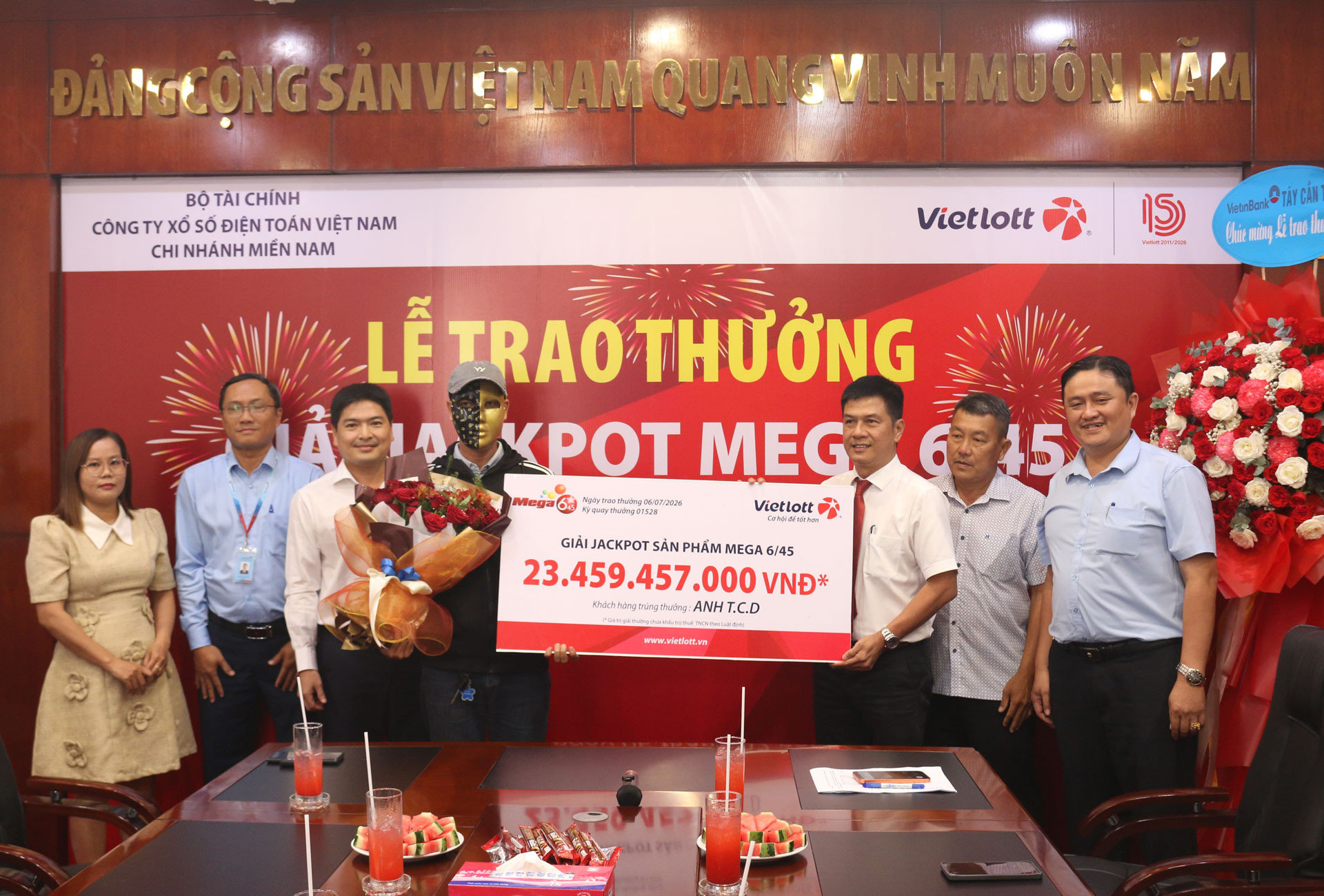 Anh T.C.D nhận giải Jackpot trị giá hơn 23,4 tỷ đồng
