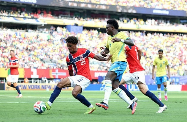 Vinicius Junior là điểm sáng hiếm hoi trên hàng công của Selecao.