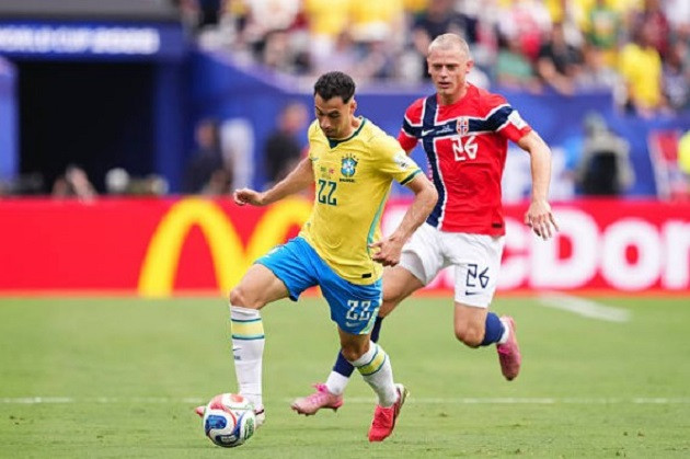 Gabriel Martinelli thi đấu năng nổ trước khi rời sân nhường chỗ cho Neymar.