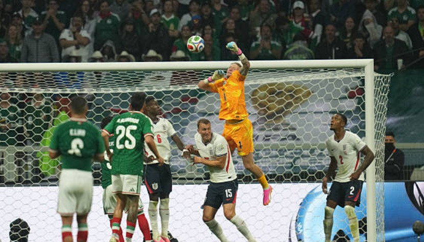 Thủ môn Jordan Pickford cứu thua xuất sắc trước Mexico