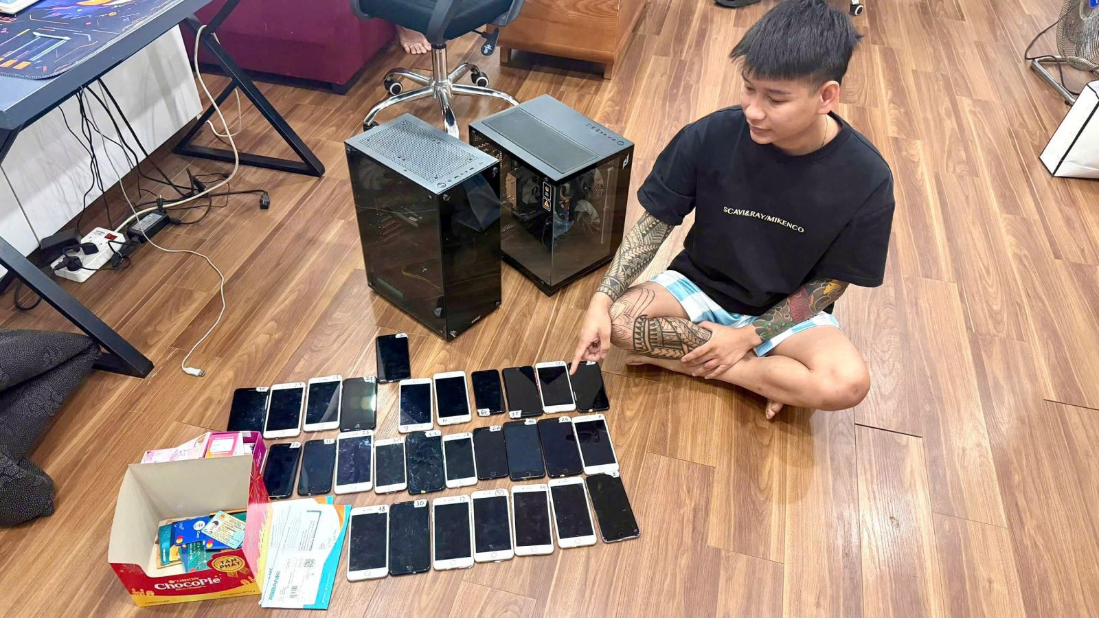 Hành vi bất thường của nhóm đối tượng mua hàng trăm tài khoản ngân hàng của học sinh- Ảnh 2.