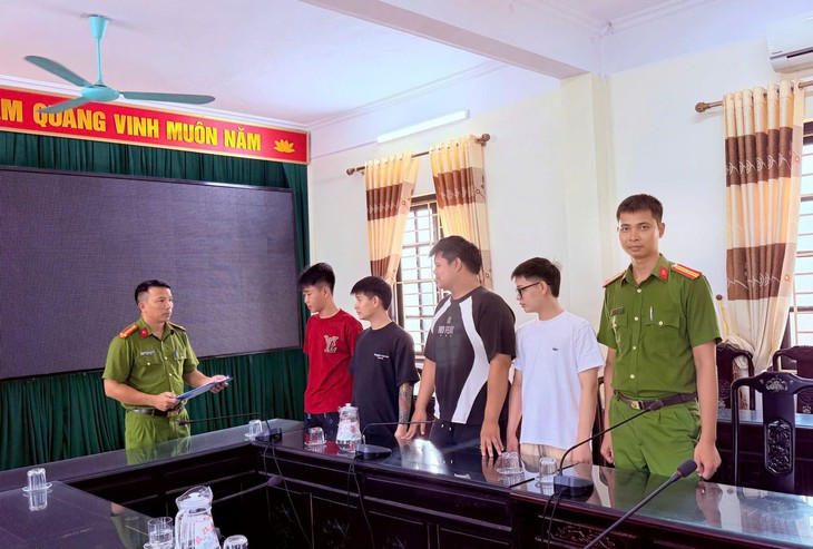 Hành vi bất thường của nhóm đối tượng mua hàng trăm tài khoản ngân hàng của học sinh- Ảnh 1.