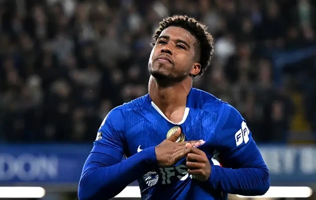 Tiền vệ Andrey Santos trong màu áo Chelsea đang là mục tiêu theo đuổi của Man Utd