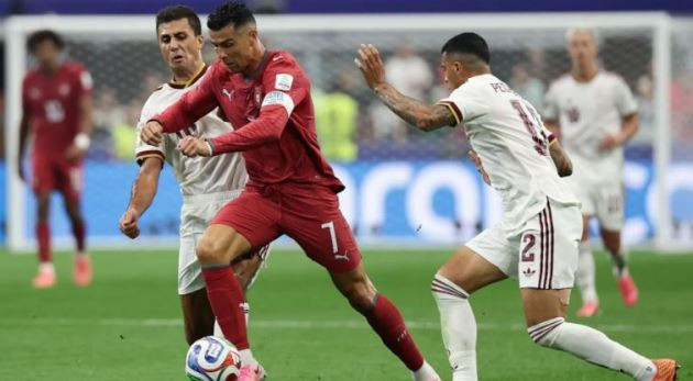 Cristiano Ronaldo lầm lũi rời sân sau thất bại của Bồ Đào Nha tại World Cup 2026