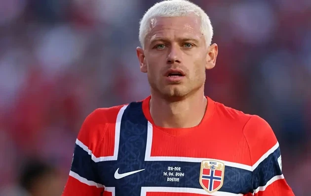 Julian Ryerson vô hiệu hóa Vinicius Junior tại World Cup 2026