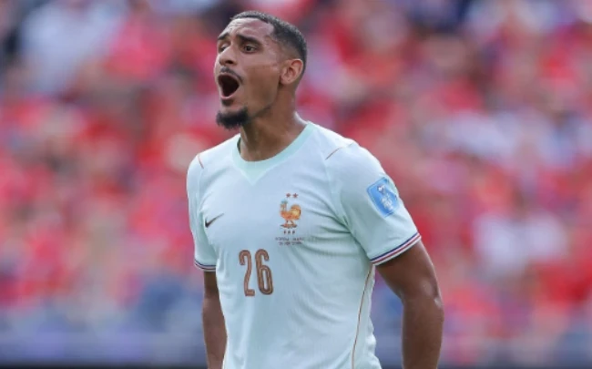 Chelsea đang nỗ lực chiêu mộ trung vệ Maxence Lacroix từ Crystal Palace.