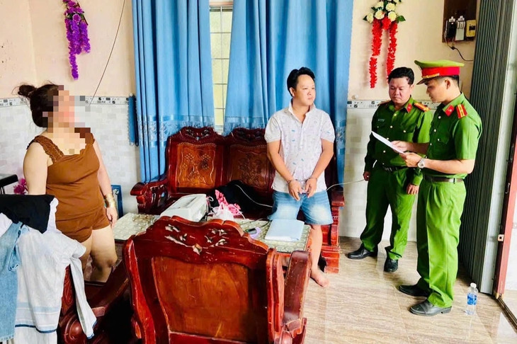 Chồng nhận cá độ, vợ ghi lô đề mùa World Cup- Ảnh 1.