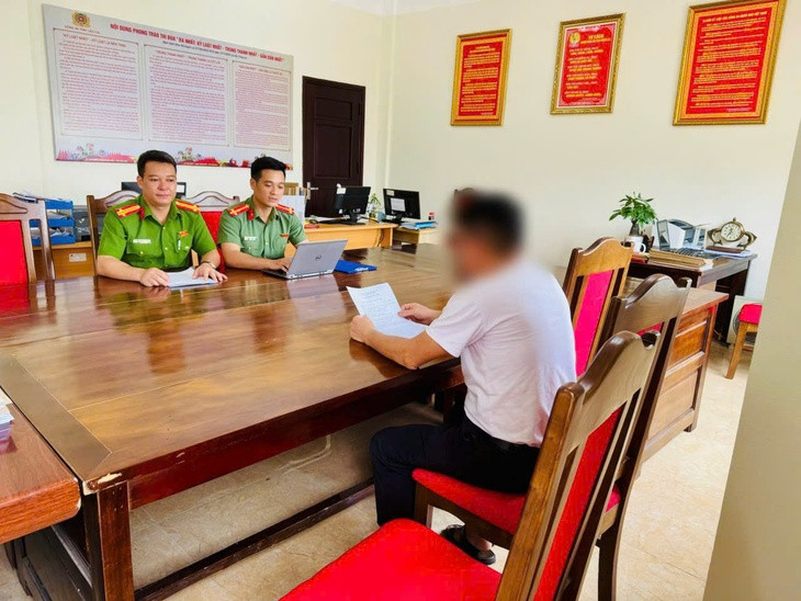 Bình luận xúc phạm Công an trên Fanpage của Công an xã, người đàn ông bị phạt 12,5 triệu đồng - Ảnh 1.
