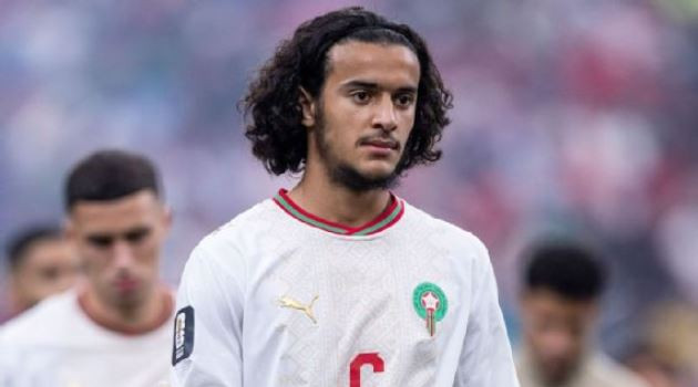 Ayyoub Bouaddi trong màu áo câu lạc bộ Lille trước khi quyết định chọn đội tuyển Maroc.