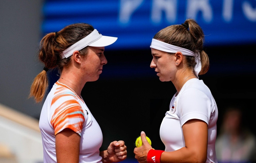Karolina Muchova và Linda Noskova tại Olympic Paris