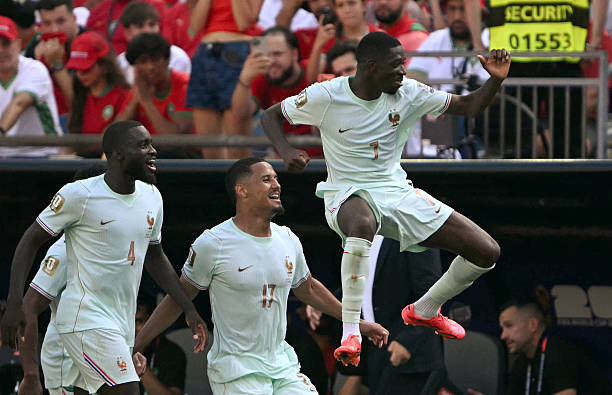 Ousmane Dembele nhân đôi cách biệt cho tuyển Pháp