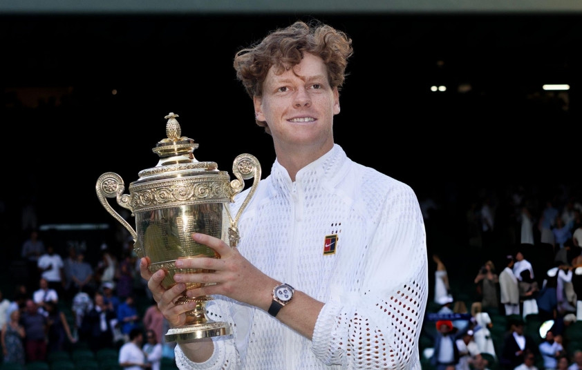 Jannik Sinner thi đấu tại chung kết Wimbledon 2026