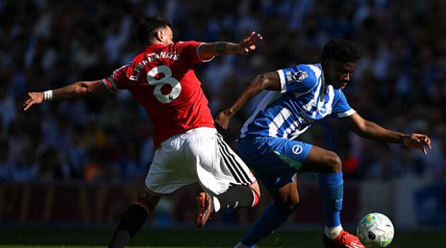 Tiền vệ Carlos Baleba trong màu áo Brighton đang là mục tiêu theo đuổi của Manchester United.