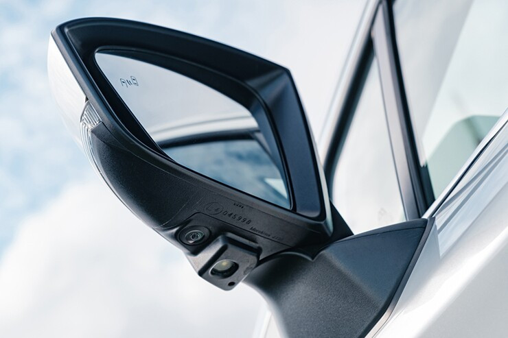 Giá xe Toyota Veloz Cross tháng 7/2026, ưu đãi tới 75 triệu đồng - 8