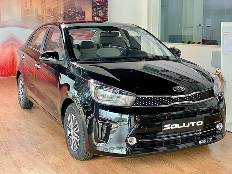 Đuôi xe KIA Soluto thiết kế đơn giản