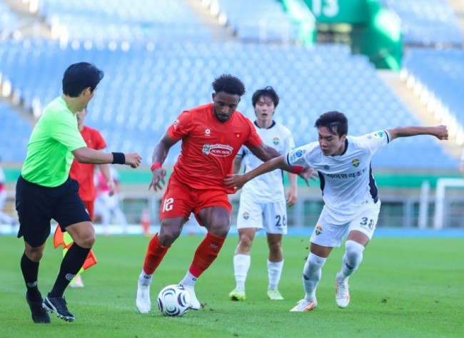 Đội tuyển Việt Nam thi đấu ấn tượng trong trận giao hữu với Gangwon FC