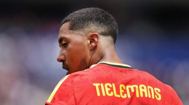 Youri Tielemans gia nhập Manchester United sau 13 năm được theo dõi