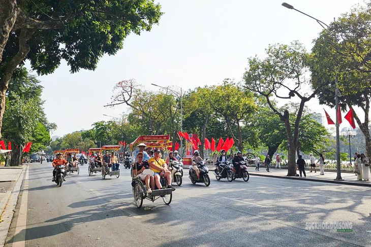 Hà Nội họp xem xét cơ chế hỗ trợ bữa ăn bán trú, chăm sóc người cao tuổi- Ảnh 1.