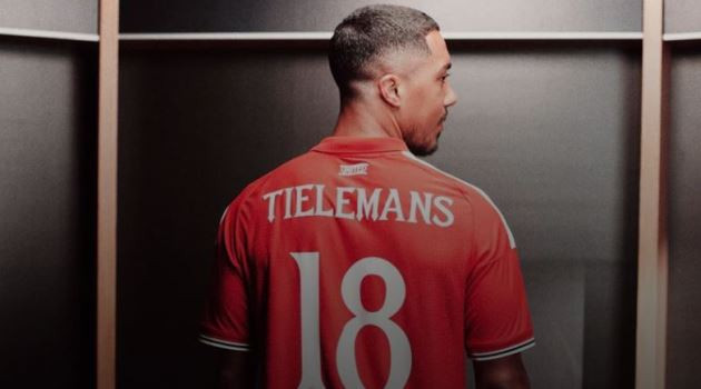 Youri Tielemans gia nhập Manchester United