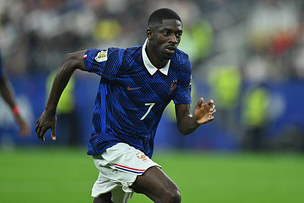 Ousmane Dembele bất lực trong việc xuyên phá hàng thủ Tây Ban Nha