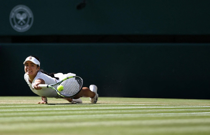 Pha cứu bóng của Alexandra Eala tại Wimbledon 2026
