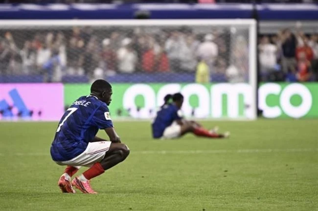 Dembele và Pháp không thể vào chung kết. Ảnh: L'Équipe.