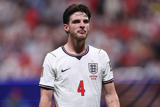 Declan Rice (7.4): Ngôi sao của Arsenal thi đấu đầy nỗ lực ở tuyến giữa