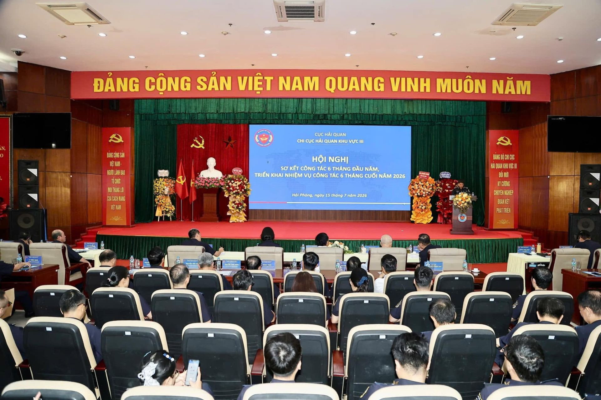 Toàn cảnh Hội nghị sơ kết công tác 6 tháng đầu năm 2026 của Chi cục Hải quan khu vực III.