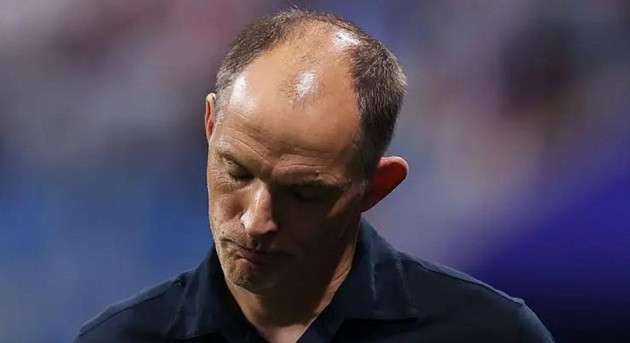 HLV Thomas Tuchel thực hiện những thay đổi người mang tính phòng ngự cực đoan.