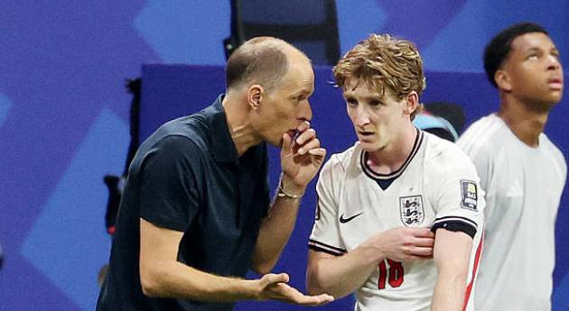 HLV Thomas Tuchel trên băng ghế chỉ đạo trong trận bán kết với Argentina.
