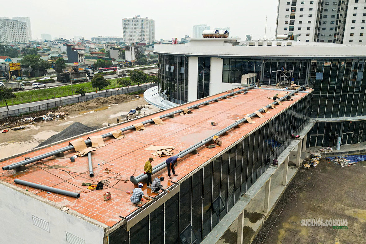 Cận cảnh bến xe hình tròn độc đáo bên đường Vành đai 3 Hà Nội- Ảnh 4.