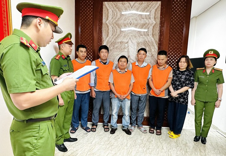 Bắt nhóm đối tượng lập khống hồ sơ thí nghiệm công trình- Ảnh 3.