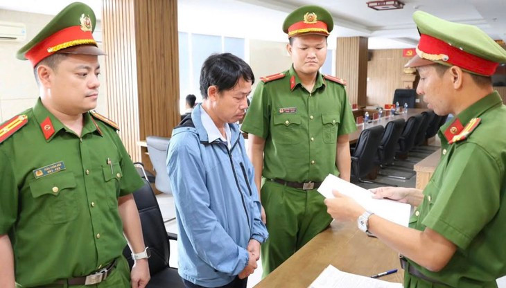 Khởi tố nguyên chuyên viên Phòng Giáo dục vì gây thiệt hại gần 1,8 tỷ đồng trong đấu thầu- Ảnh 1.